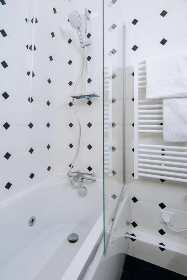 Stylish 2 Bedroom Apartment In Paris Exteriör bild